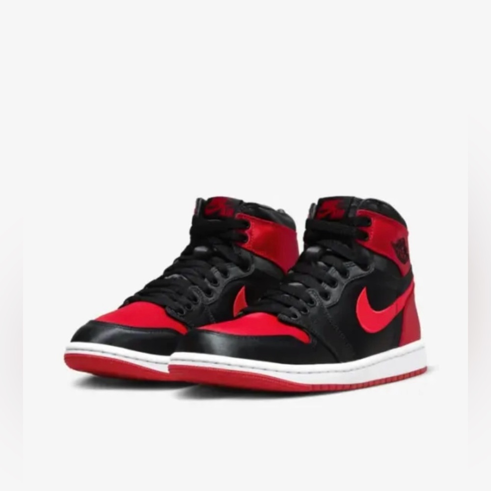 NEW Wmns Air Jordan 1 Retro Hi OG ‘Satin Bred’